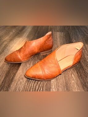 Catherine Malandrino Tan Leather Pointed Toe D'Orsay Flats